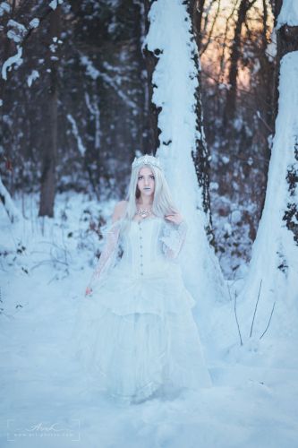 Ebeyne - Winter Queen